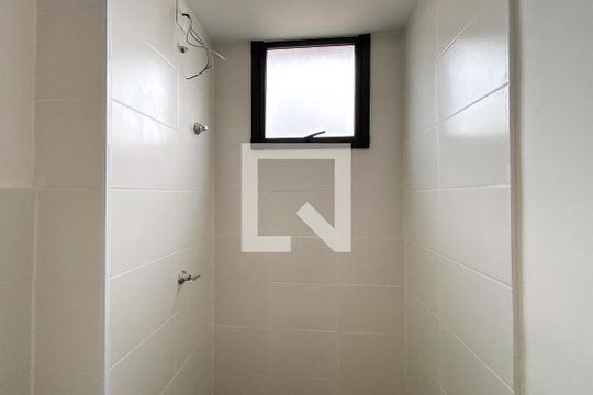 Banheiro da Suíte de apartamento à venda com 2 quartos, 51m² em Estoril, Belo Horizonte