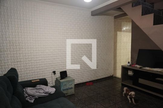 Casa para alugar com 3 quartos, 125m² em Jardim Fanganiello, São Paulo