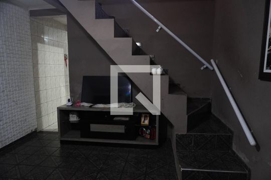 Casa para alugar com 3 quartos, 125m² em Jardim Fanganiello, São Paulo