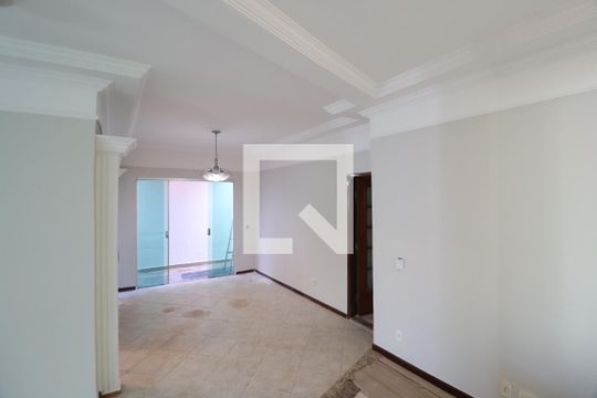 Sala  de casa para alugar com 4 quartos, 200m² em Jardim Karaíba, Uberlândia