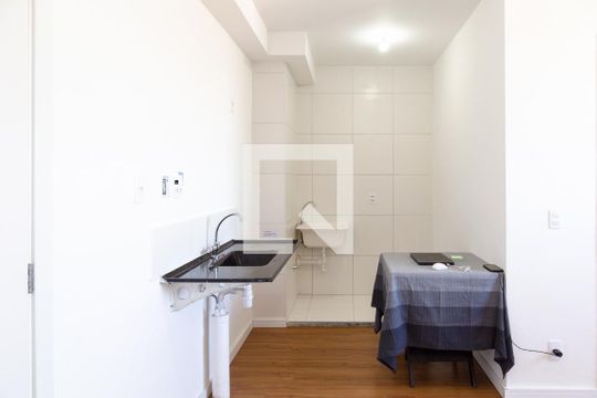 Cozinha e Área de Serviço de apartamento para alugar com 2 quartos, 37m² em Centro, Guarulhos