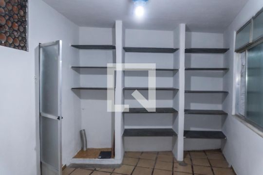 Sala 2 de casa para alugar com 1 quarto, 60m² em Brás de Pina, Rio de Janeiro