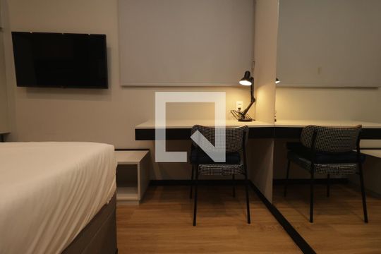 Quarto e Cozinha de apartamento para alugar com 1 quarto, 28m² em Vila Mariana, São Paulo