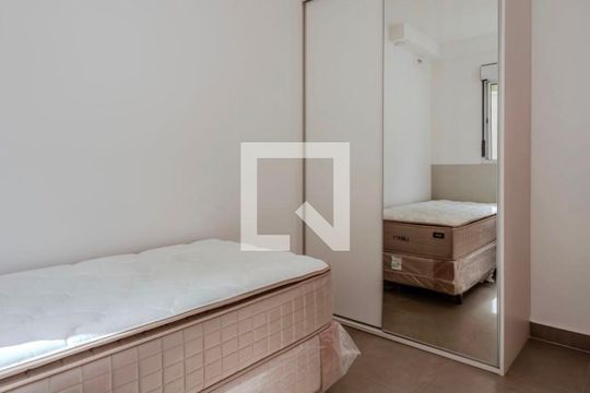 Quarto de apartamento para alugar com 2 quartos, 78m² em Buritis, Belo Horizonte