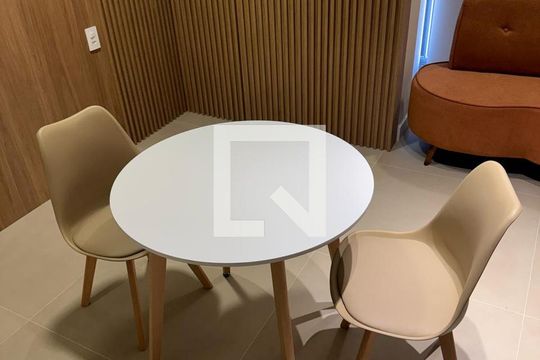 Sala/Quarto de apartamento para alugar com 1 quarto, 26m² em Cerqueira César, São Paulo