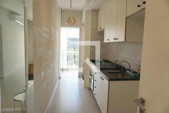 Apartamento à venda com 1 quarto, 60m² em Centro Empresarial Tamboré, Santana de Parnaíba