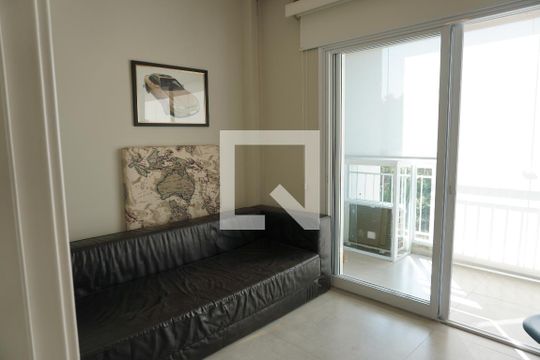 Sala de apartamento para alugar com 1 quarto, 60m² em Centro Empresarial Tamboré, Santana de Parnaíba
