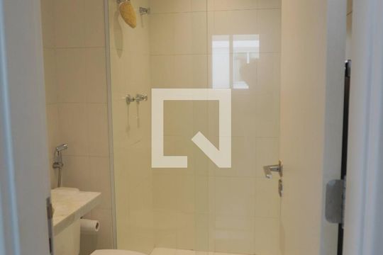 Banheiro de apartamento para alugar com 1 quarto, 60m² em Centro Empresarial Tamboré, Santana de Parnaíba