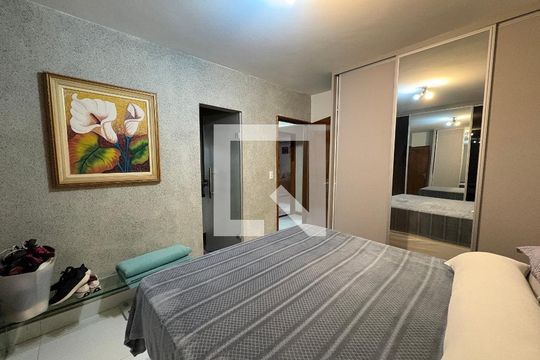 Suite 1 de casa à venda com 4 quartos, 333m² em Jardim Atlantico, Goiânia
