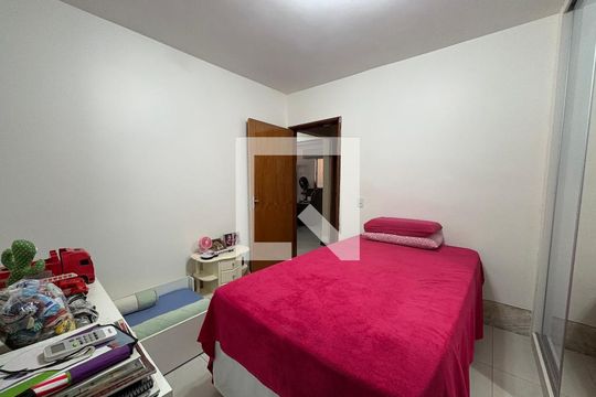 Suíte 2 de casa à venda com 4 quartos, 333m² em Jardim Atlantico, Goiânia