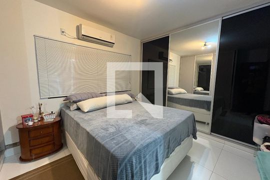 Suíte 1 de casa à venda com 4 quartos, 333m² em Jardim Atlantico, Goiânia