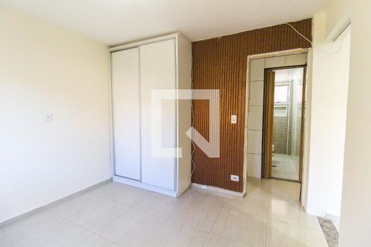 Quarto 1 de apartamento para alugar com 2 quartos, 44m² em Conjunto Habitacional Fazenda do Carmo, São Paulo