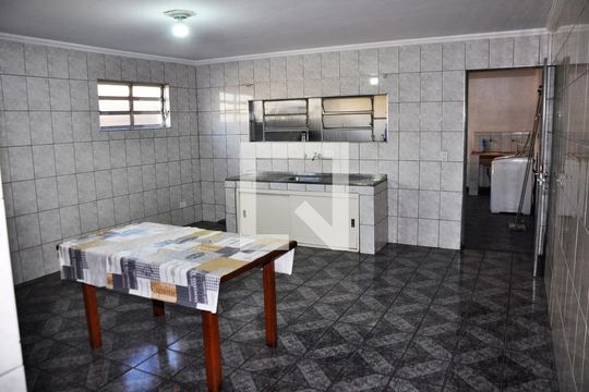 Cozinha de casa para alugar com 2 quartos, 120m² em Jardim Santa Lucrecia, São Paulo