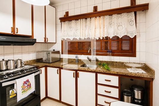 Cozinha 2 de casa para alugar com 4 quartos, 340m² em Centro, Gravataí