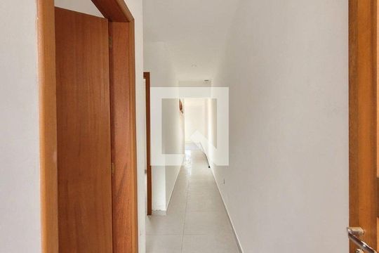 Corredor de casa para alugar com 2 quartos, 90m² em Aberta dos Morros, Porto Alegre