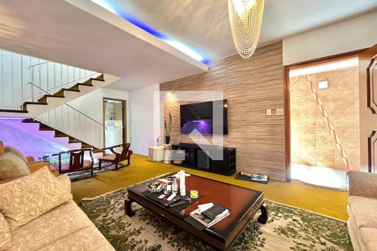 Sala de casa à venda com 3 quartos, 300m² em Vila da Saúde, São Paulo