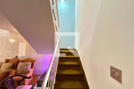 Escada de casa à venda com 3 quartos, 300m² em Vila da Saúde, São Paulo
