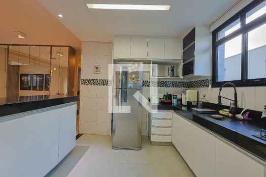Apartamento à venda com 3 quartos, 83m² em Barroca, Belo Horizonte