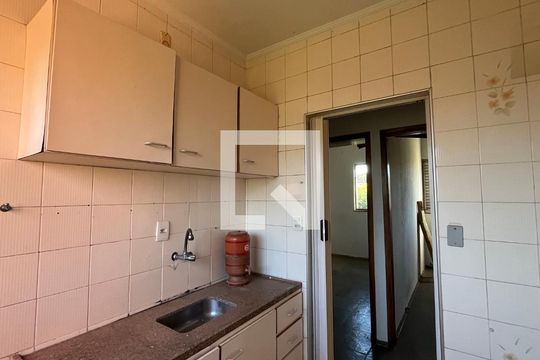 Cozinha de apartamento à venda com 2 quartos, 49m² em Jardim Bela Vista, Campinas