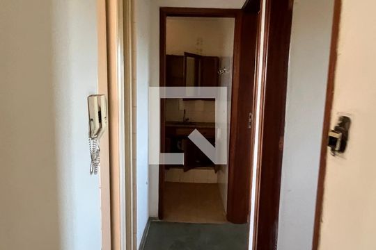 Corredor de apartamento à venda com 2 quartos, 49m² em Jardim Bela Vista, Campinas