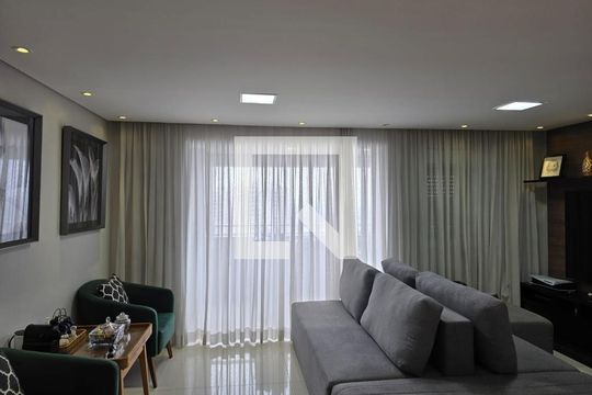 Sala  de apartamento para alugar com 3 quartos, 96m² em Vila Augusta, Guarulhos