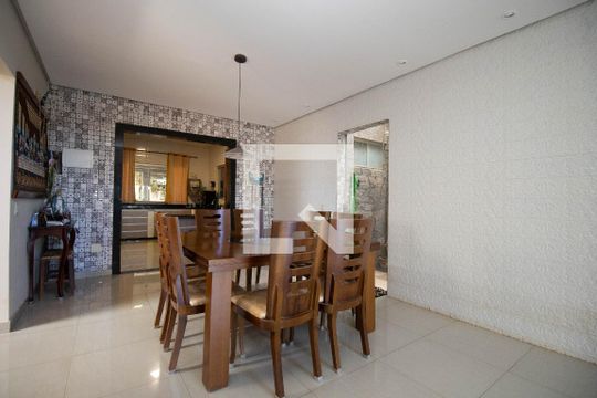 Sala 1 de casa para alugar com 6 quartos, 1200m² em Guará Ii, Brasília