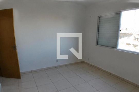 Quarto de apartamento para alugar com 2 quartos, 55m² em Santa Cruz, Gravataí