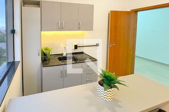 Cozinha de kitnet/studio para alugar com 1 quarto, 24m² em Ipiranga, São José