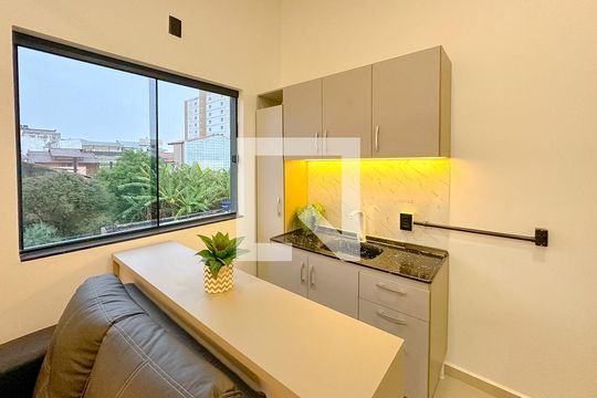 Cozinha de kitnet/studio para alugar com 1 quarto, 24m² em Ipiranga, São José