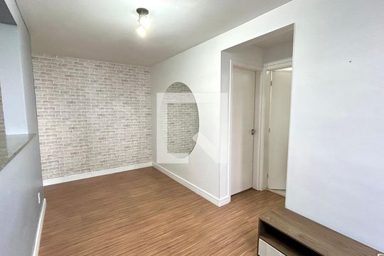 Sala de apartamento para alugar com 2 quartos, 43m² em Gopouva, Guarulhos
