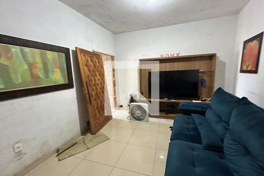 Sala de casa para alugar com 2 quartos, 120m² em Bento Ribeiro, Rio de Janeiro
