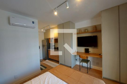 Sala/Quarto de apartamento para alugar com 1 quarto, 22m² em Pinheiros, São Paulo