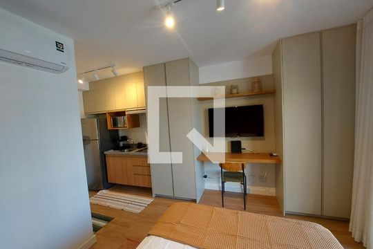 Sala/Quarto de apartamento para alugar com 1 quarto, 22m² em Pinheiros, São Paulo