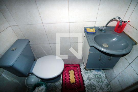 Banheiro de casa para alugar com 1 quarto, 28m² em Pavuna, Rio de Janeiro