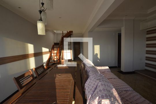 Apartamento à venda com 3 quartos, 244m² em Vila Valqueire, Rio de Janeiro