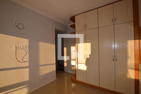 Quarto 1 suíte de apartamento à venda com 3 quartos, 244m² em Vila Valqueire, Rio de Janeiro