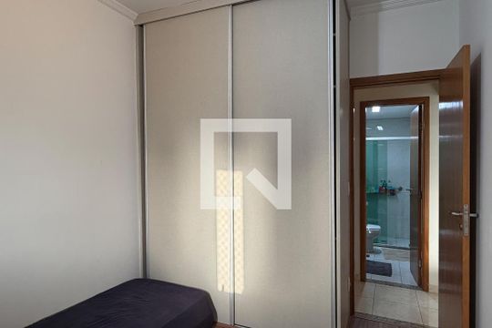 Quarto de apartamento para alugar com 2 quartos, 96m² em Embaré, Santos
