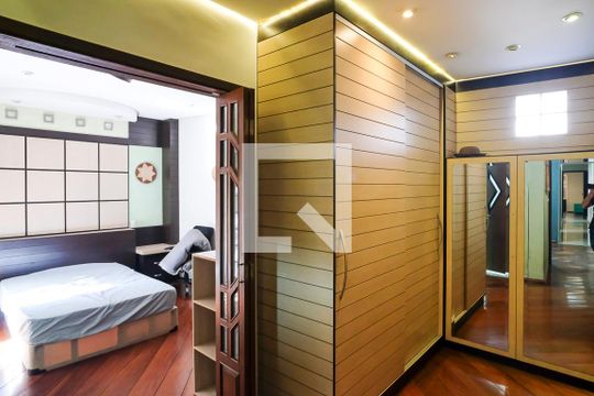 Suíte de casa à venda com 5 quartos, 194m² em Olímpico, São Caetano do Sul