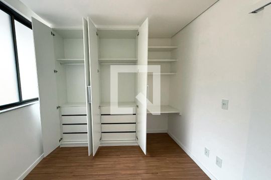 Quarto - Armários de apartamento para alugar com 1 quarto, 65m² em São Mateus, Juiz de Fora