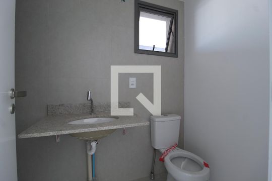 Banheiro de kitnet/studio para alugar com 1 quarto, 45m² em Vila Nova Conceição, São Paulo