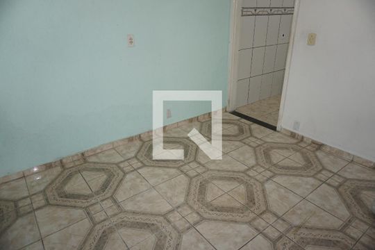 Sala de casa para alugar com 1 quarto, 50m² em Jardim Soraia, Embu das Artes