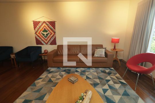 Sala de casa à venda com 4 quartos, 250m² em Vila Monumento, São Paulo