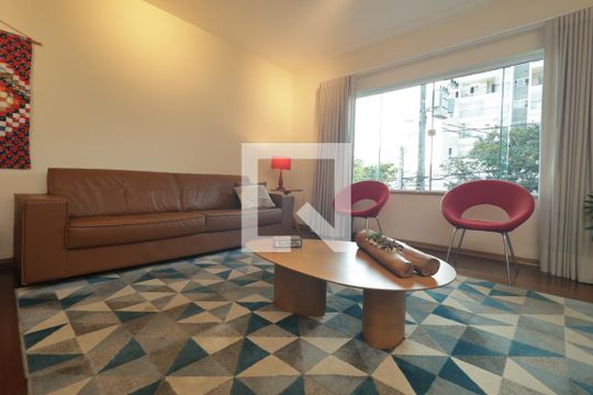 Sala de casa à venda com 4 quartos, 250m² em Vila Monumento, São Paulo