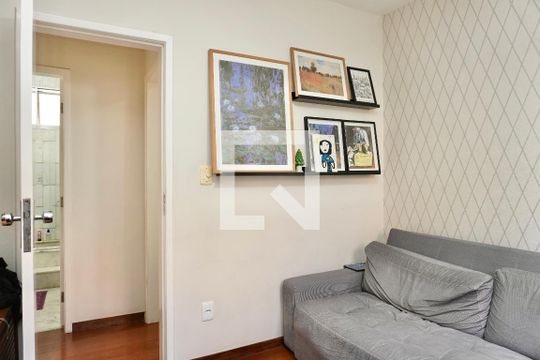 Quarto 2 de apartamento à venda com 3 quartos, 100m² em Santo Antônio, Belo Horizonte