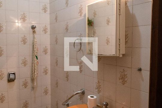 Lavabo 1 de casa para alugar com 4 quartos, 371m² em Vila Rosalia, Guarulhos