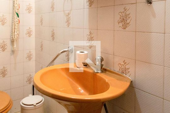 Lavabo 1 de casa para alugar com 4 quartos, 371m² em Vila Rosalia, Guarulhos