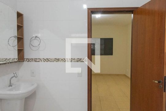 Banheiro Suíte de casa à venda com 2 quartos, 300m² em Jardim Pacaembu, Campinas
