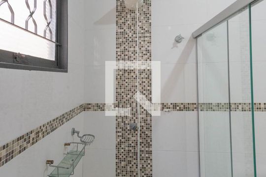 Banheiro Suíte de casa à venda com 2 quartos, 300m² em Jardim Pacaembu, Campinas