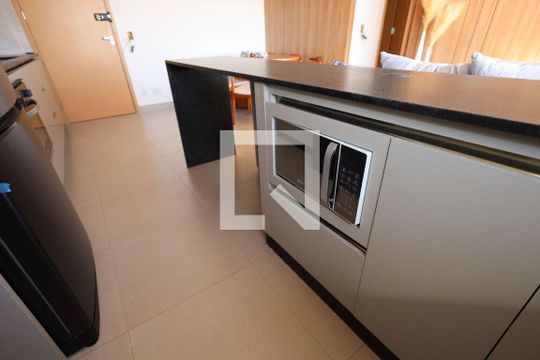 Sala/cozinha de apartamento para alugar com 2 quartos, 63m² em Serrinha, Goiânia
