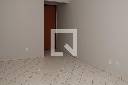 Apartamento para alugar com 3 quartos, 78m² em Alto da Glória, Goiânia